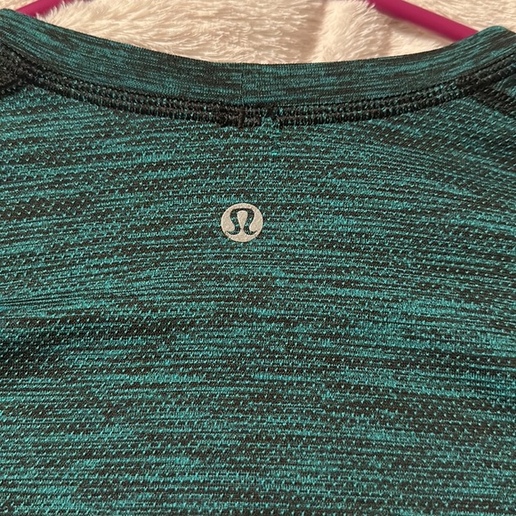 XL Lululemon Metal Vent Long Sleeve - training gear yoga football - Picture 3 of 6